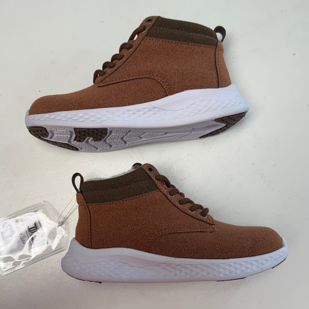 Friendly Shoes Kids High-Top Sneakers in Brown size 13
